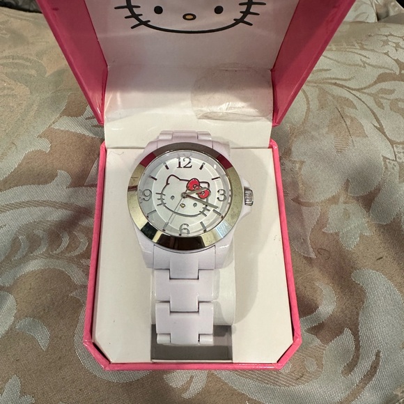 Hello kitty Watch - Picture 2 of 2